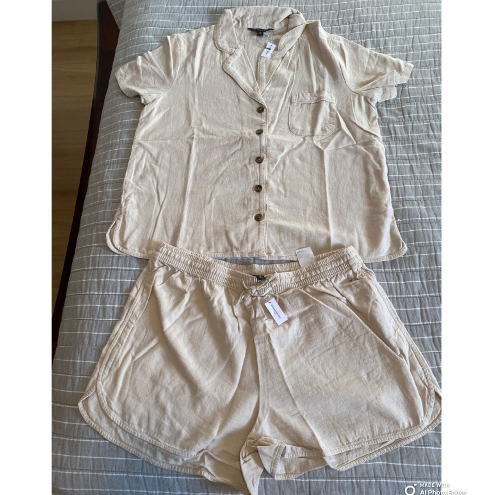 Banana Republic Cream Shirt and Shorts Ensemble